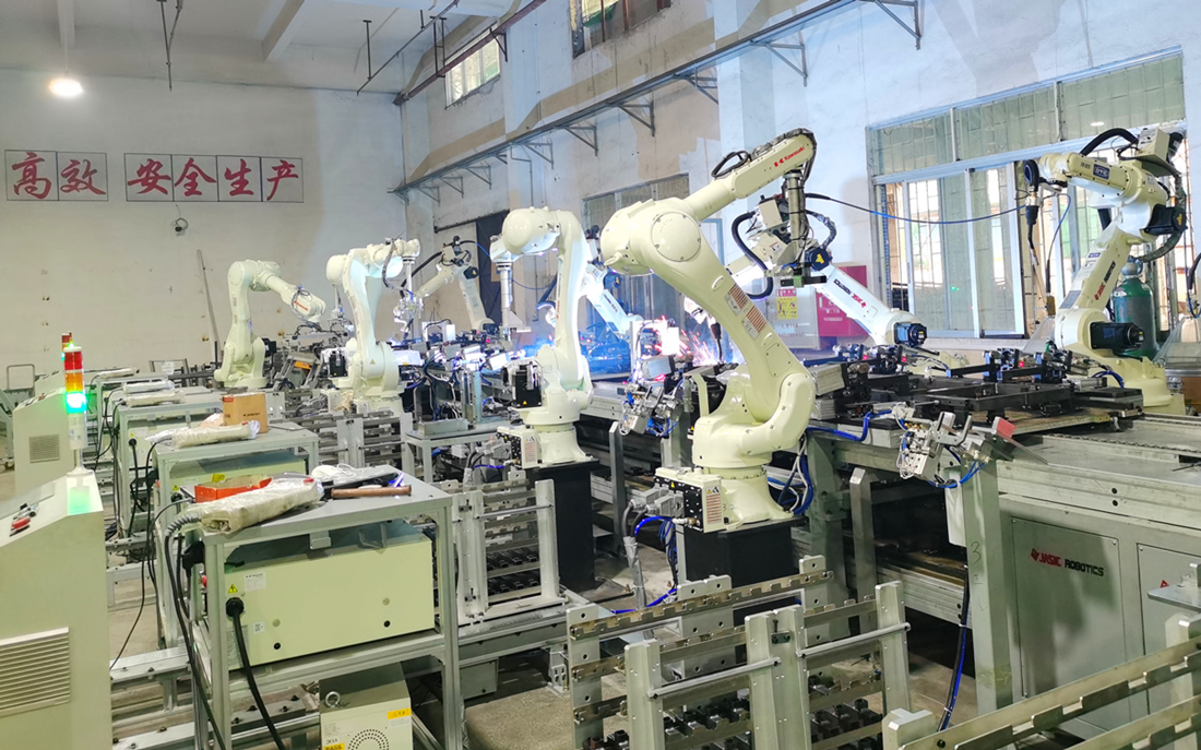 医疗床焊接机器人生产线